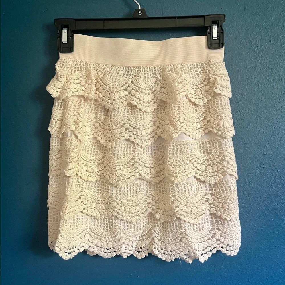 Rue21 NWT Lace Crochet Layered Mini Skirt - Small - Picture 2 of 5